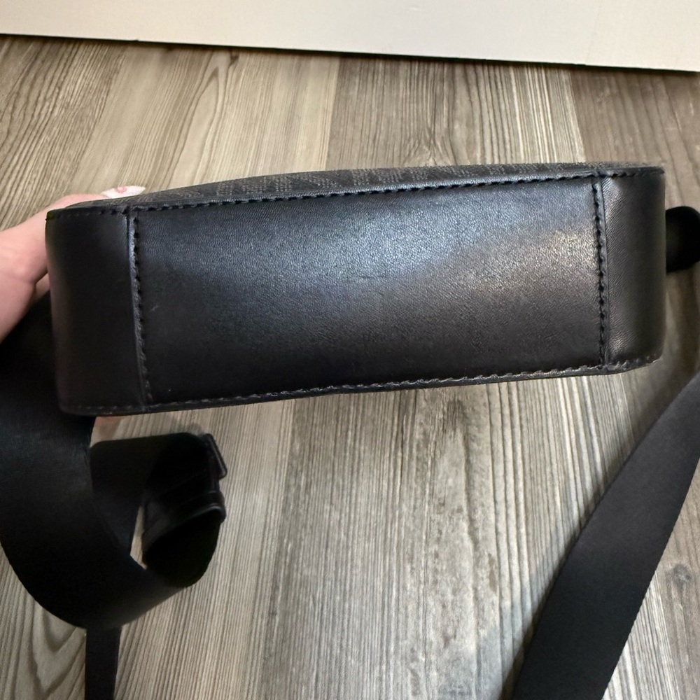 Michael Kors Everett Flight Crossbody Bag - Picture 2 of 4